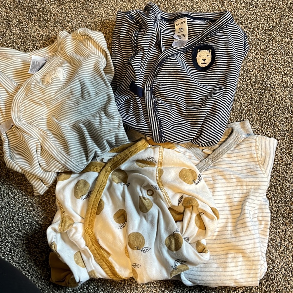 🍎 Little planet/ Carter’s 0-3 bundle “Organic Cotton Wrap Sleep & Play”